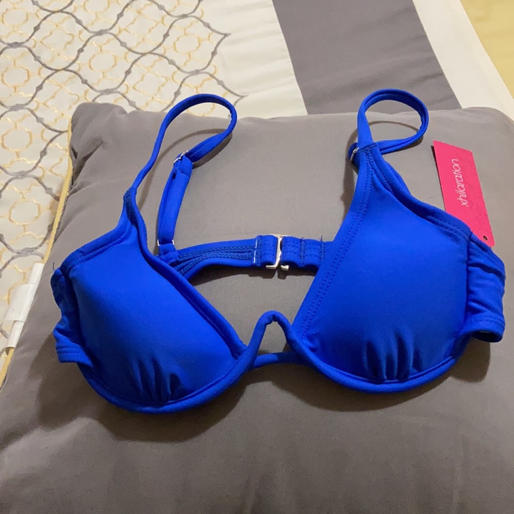 Underwire Swim Top With Padding - Picture 2 of 5